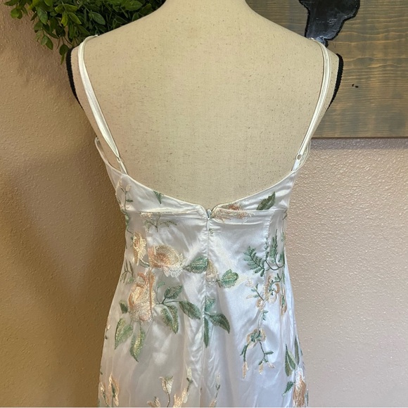 NWOT Lulus Dainty Dreaming White Floral Embroidered Slip Midi Dress - Picture 6 of 11